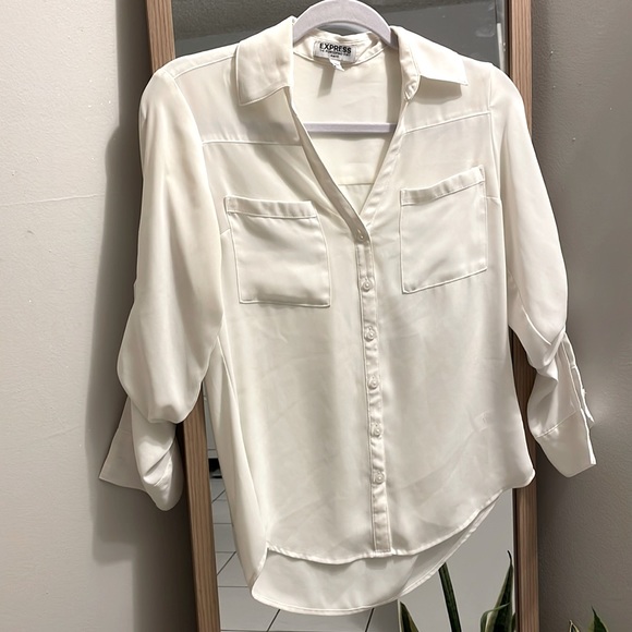 White blouse - Picture 1 of 3